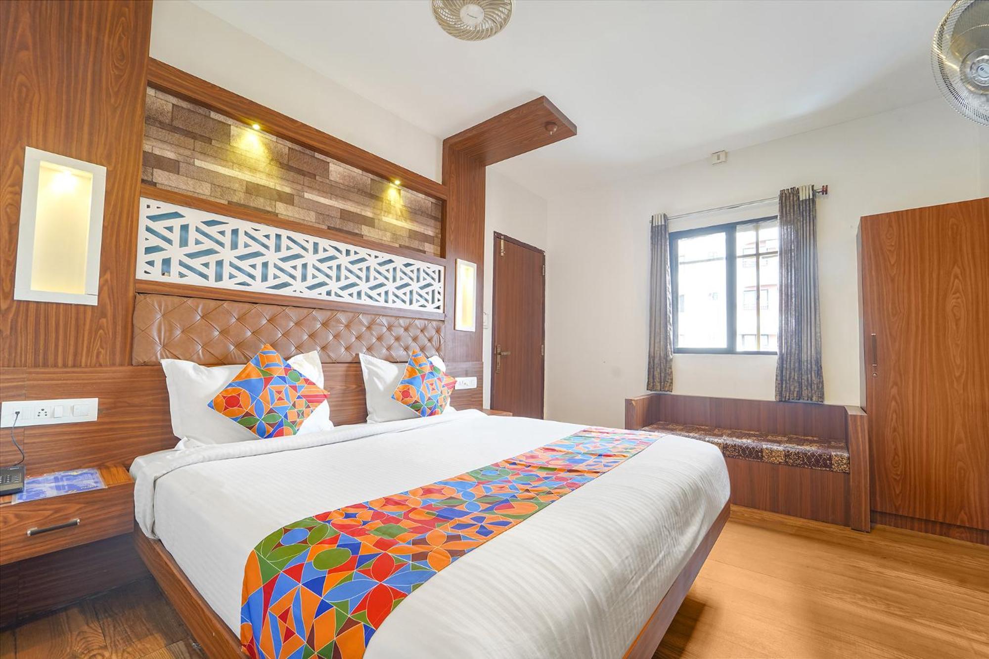 Fabhotel Qube - 800M From Ernakulam Junction South Railway Station Kochi Екстер'єр фото