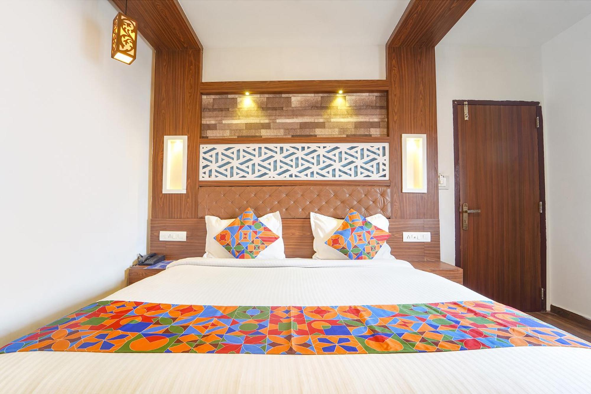 Fabhotel Qube - 800M From Ernakulam Junction South Railway Station Kochi Екстер'єр фото