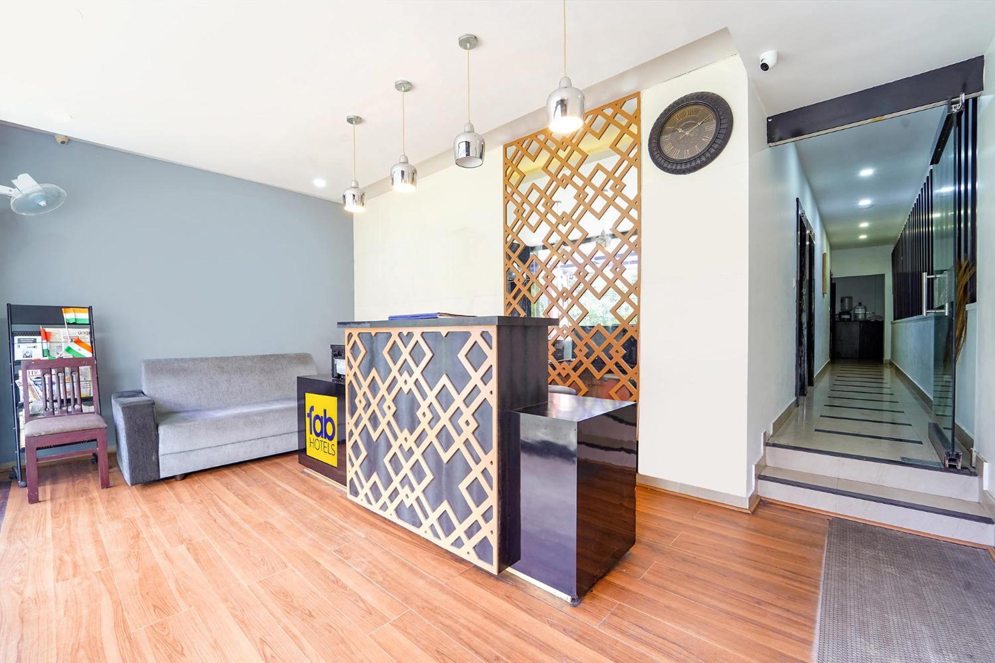 Fabhotel Qube - 800M From Ernakulam Junction South Railway Station Kochi Екстер'єр фото