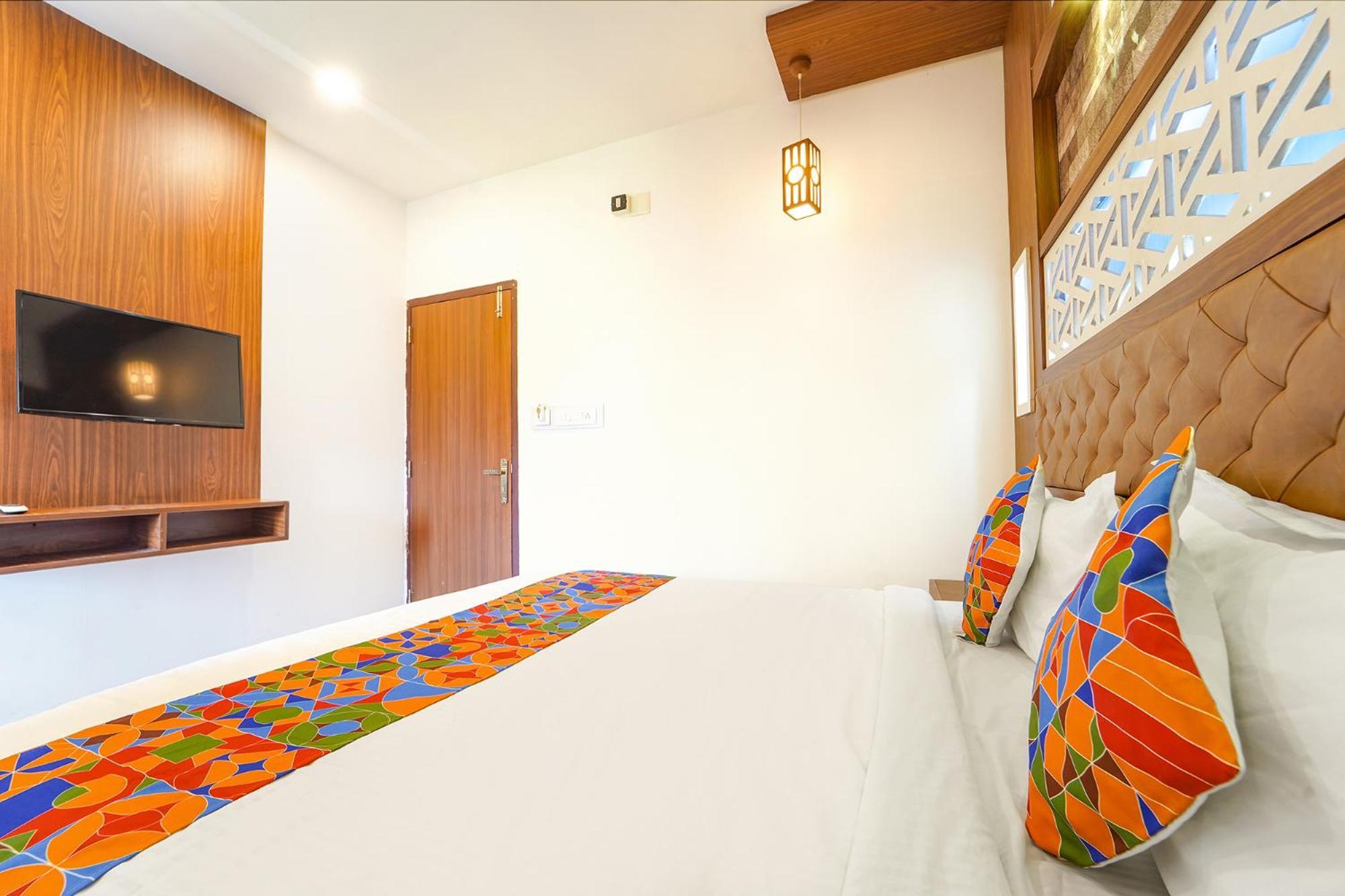 Fabhotel Qube - 800M From Ernakulam Junction South Railway Station Kochi Екстер'єр фото