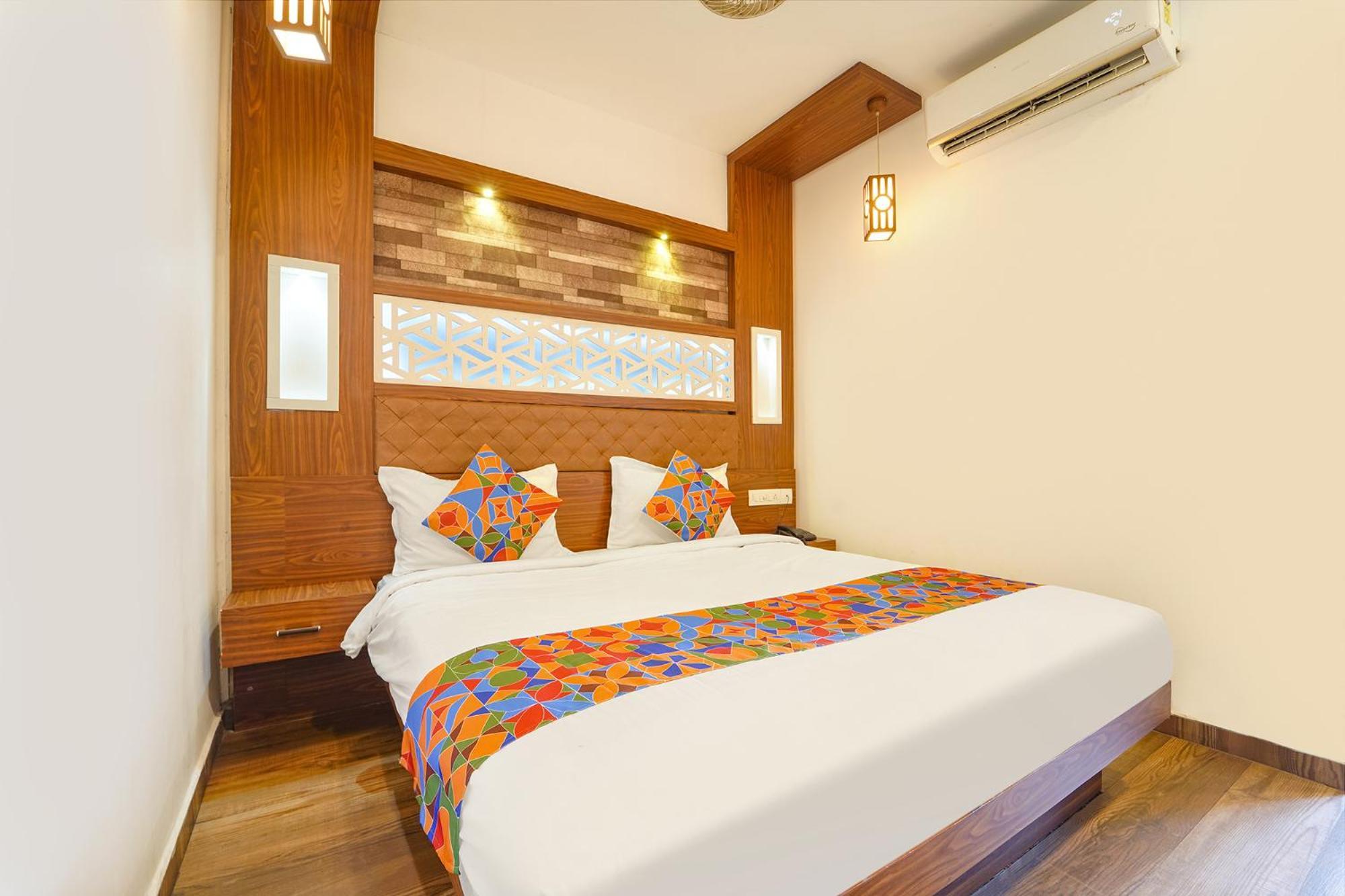 Fabhotel Qube - 800M From Ernakulam Junction South Railway Station Kochi Екстер'єр фото