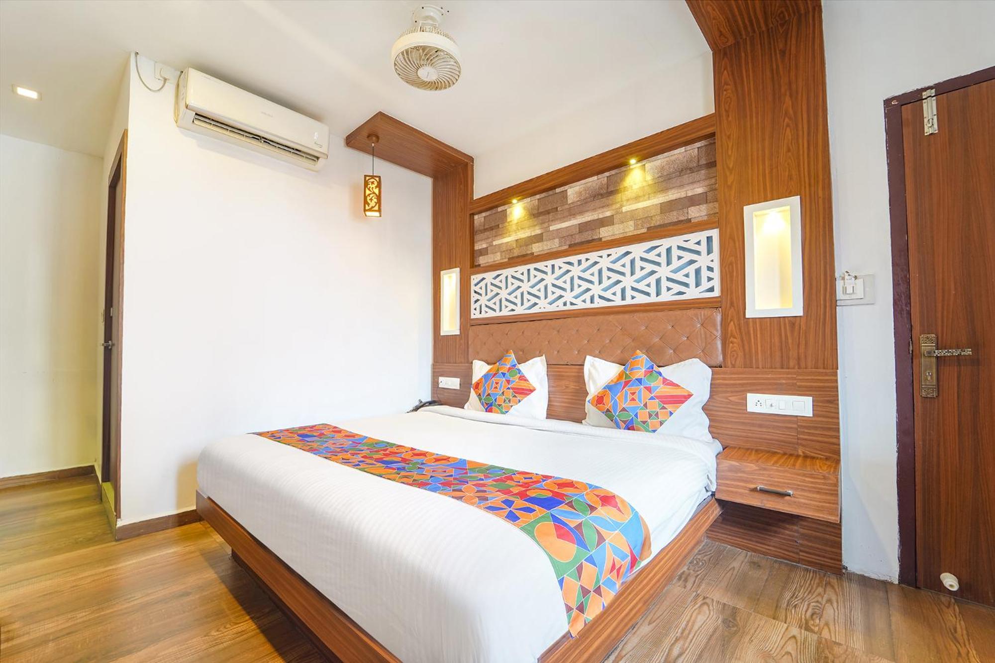 Fabhotel Qube - 800M From Ernakulam Junction South Railway Station Kochi Екстер'єр фото