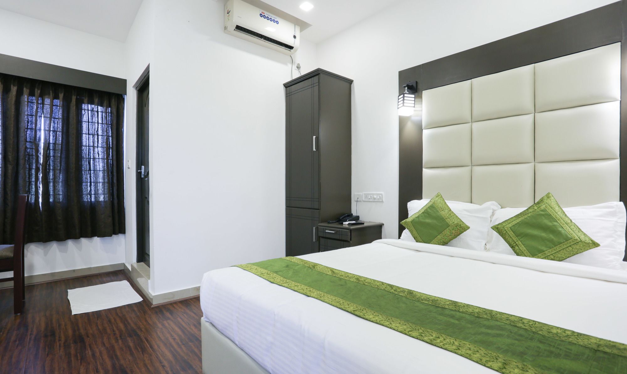 Fabhotel Qube - 800M From Ernakulam Junction South Railway Station Kochi Екстер'єр фото
